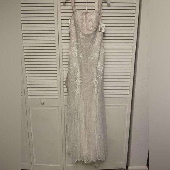 Wedding dress size 6 - Picture 2 of 5